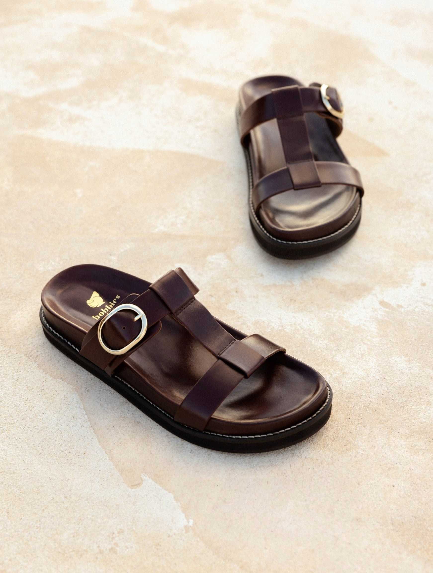 FAJAR — Sandales plates en cuir