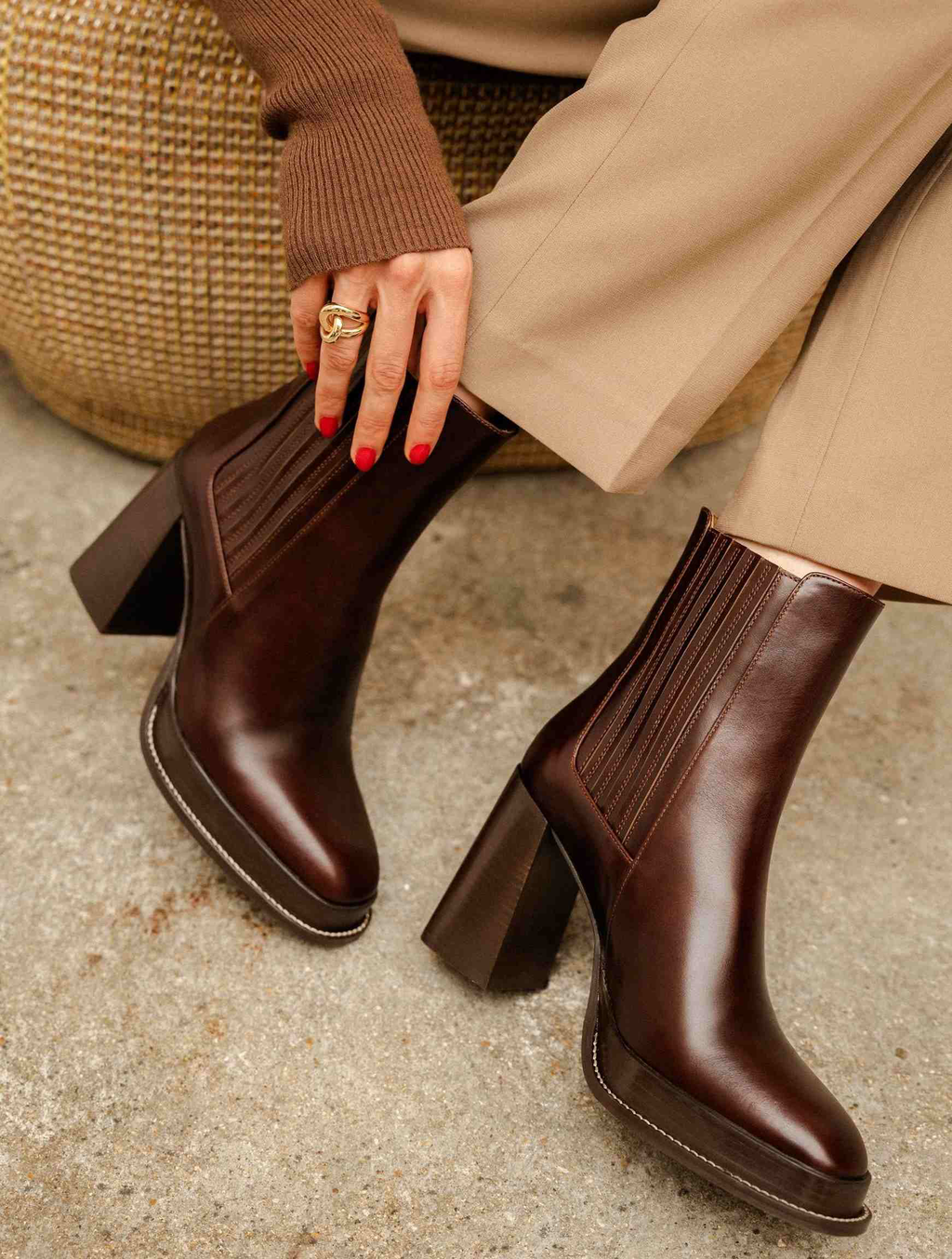 DEVA — Bottines à plateau et talon haut en cuir suédé