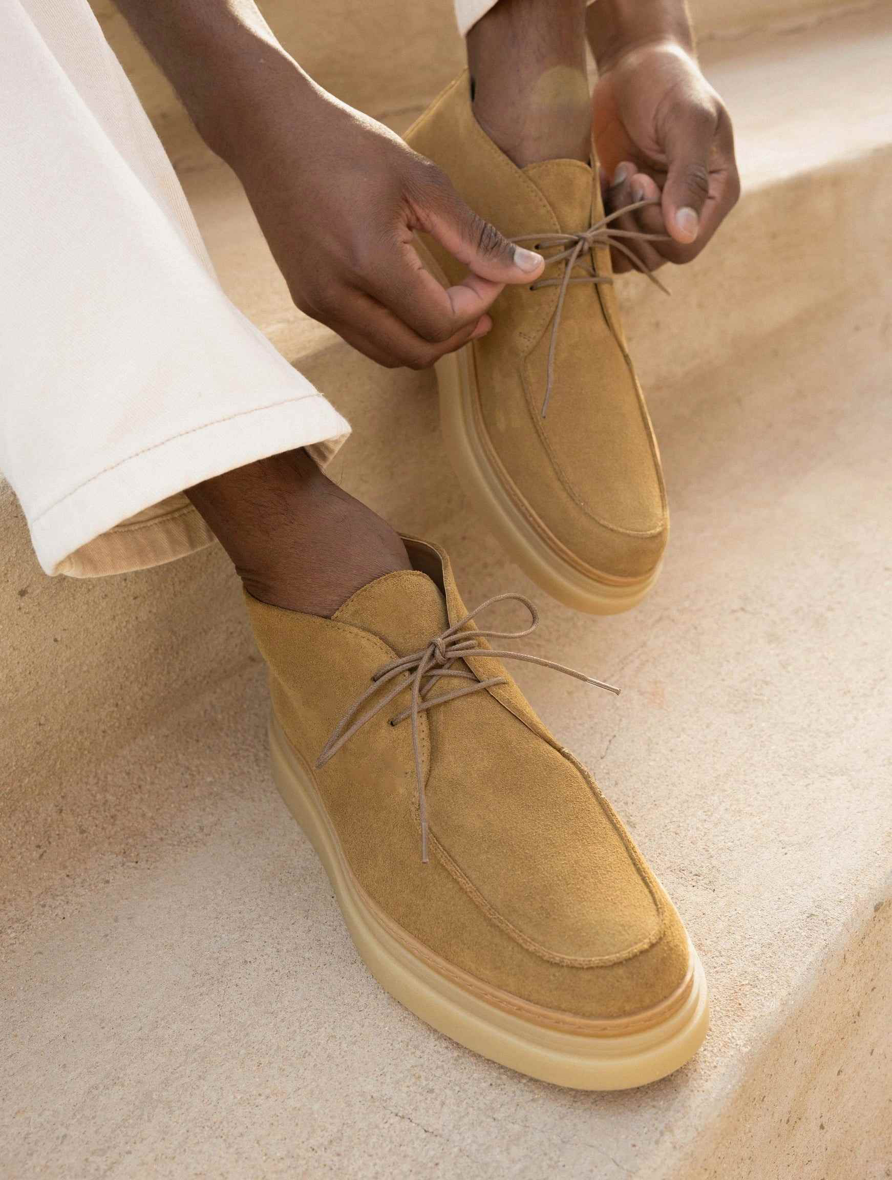 CONRAD — Boots à lacets en cuir suédé