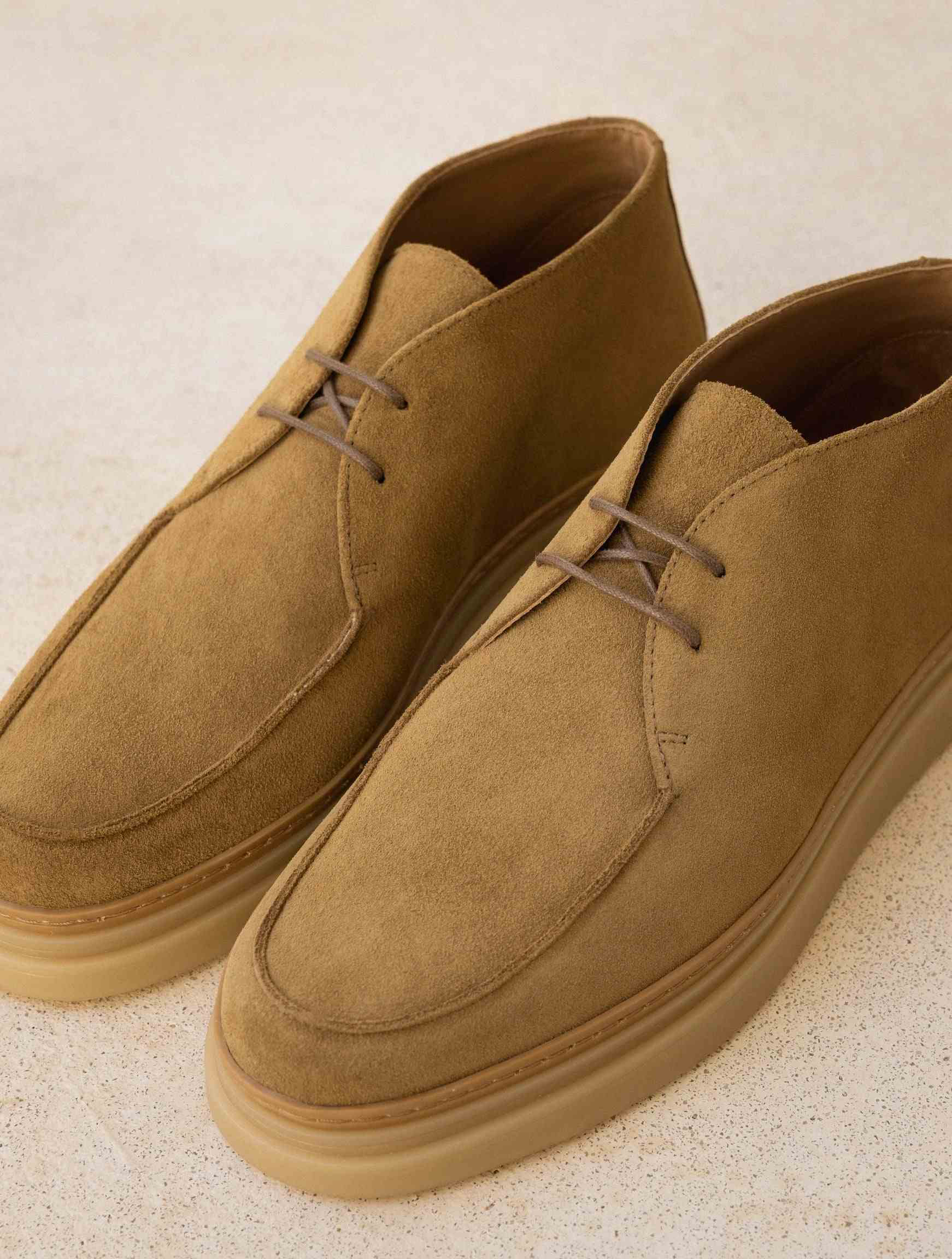 CONRAD — Boots à lacets en cuir suédé
