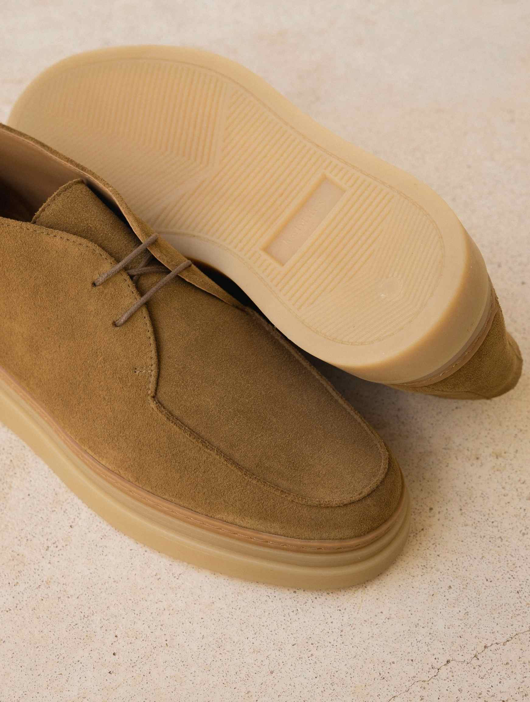 CONRAD — Boots à lacets en cuir suédé