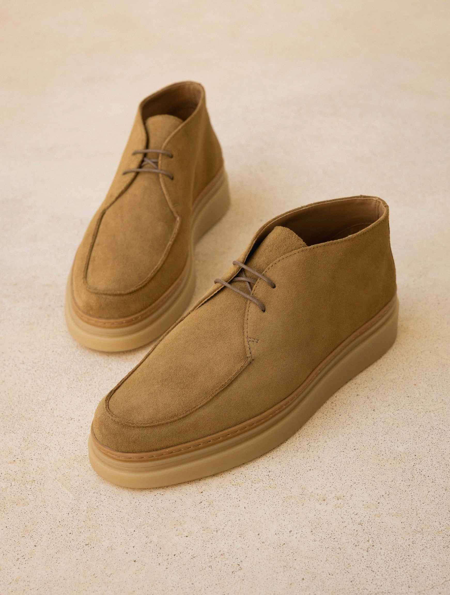 CONRAD — Boots à lacets en cuir suédé