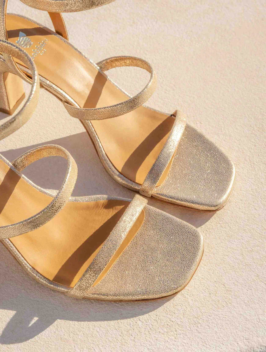 CASEY — Sandales à talons hauts en cuir lamé