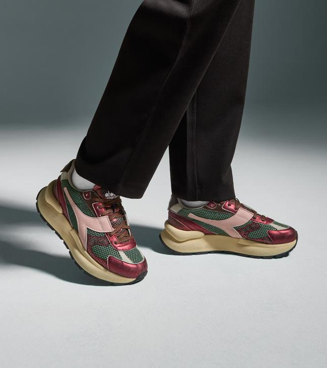 MERCURY ELITE COBRA USED WN — Sneaker Heritage motif serpent