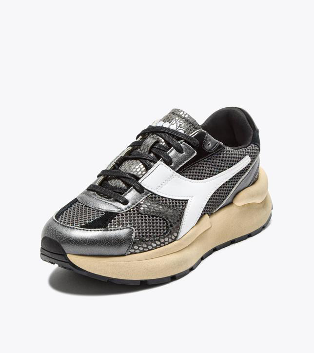 MERCURY ELITE COBRA USED WN — Sneaker Heritage motif serpent