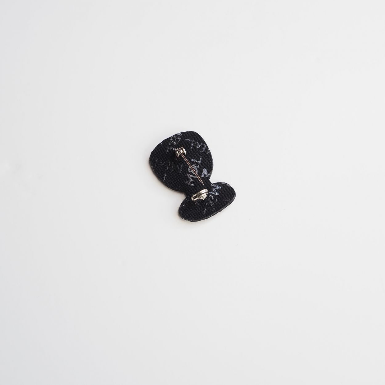 BROCHE VERRE COEUR ROUGE