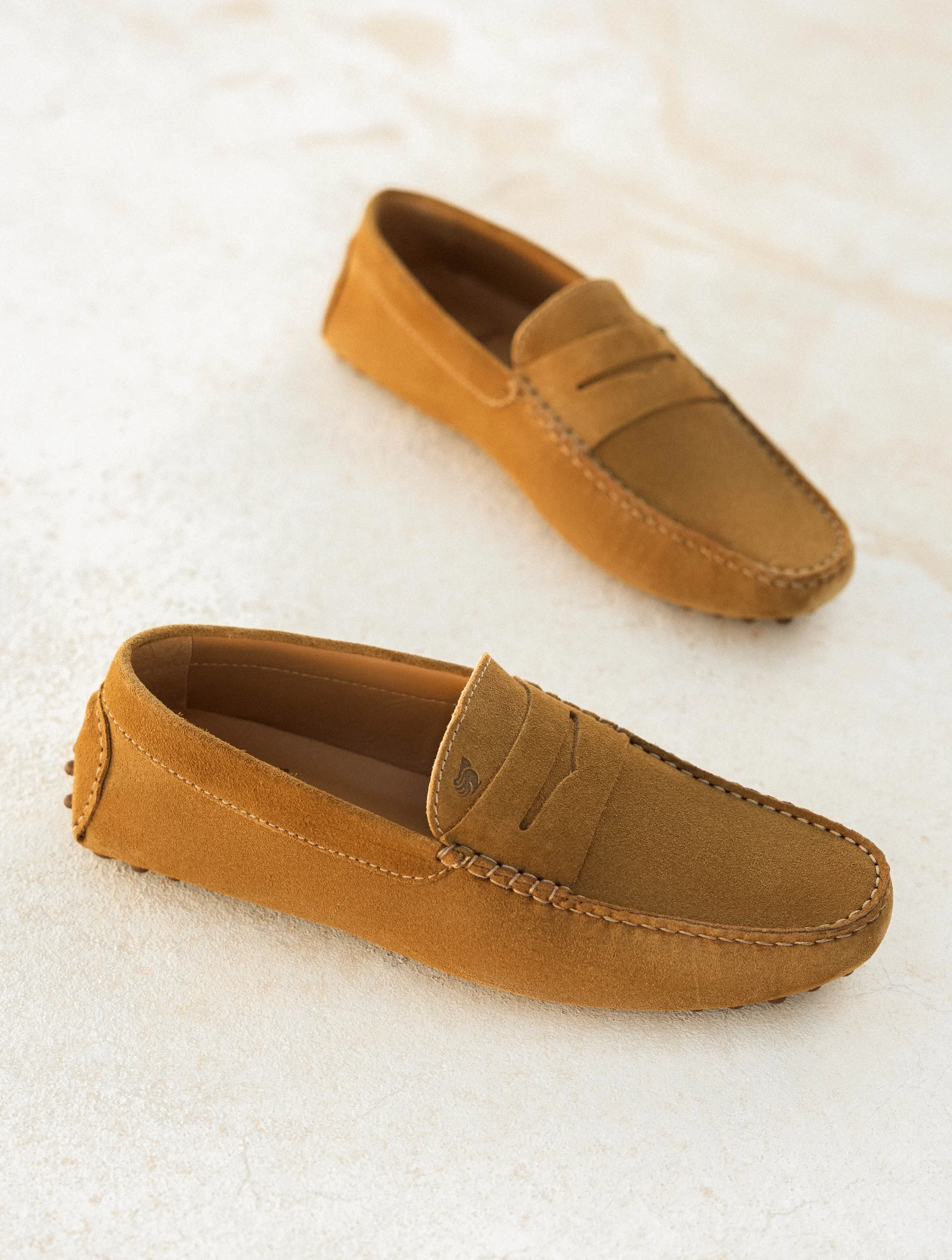 LEWIS — Mocassin driving loafer en cuir suédé