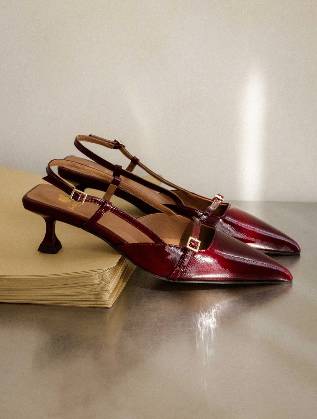 REEM — Escarpins babies en cuir verni