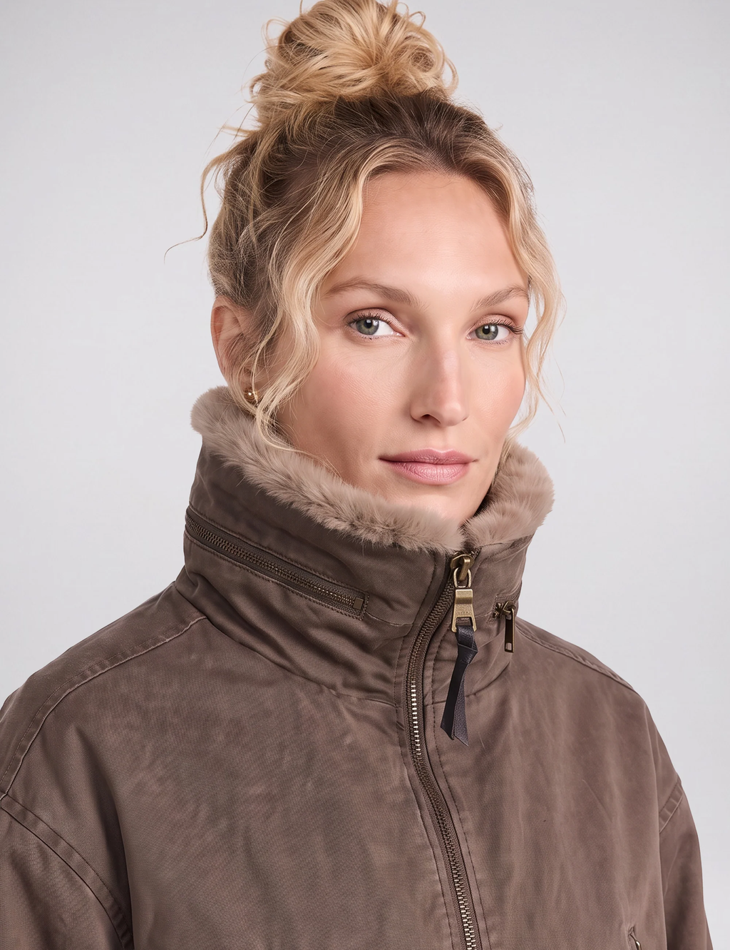 Veste Tyra II — Marron, col en fausse fourrure
