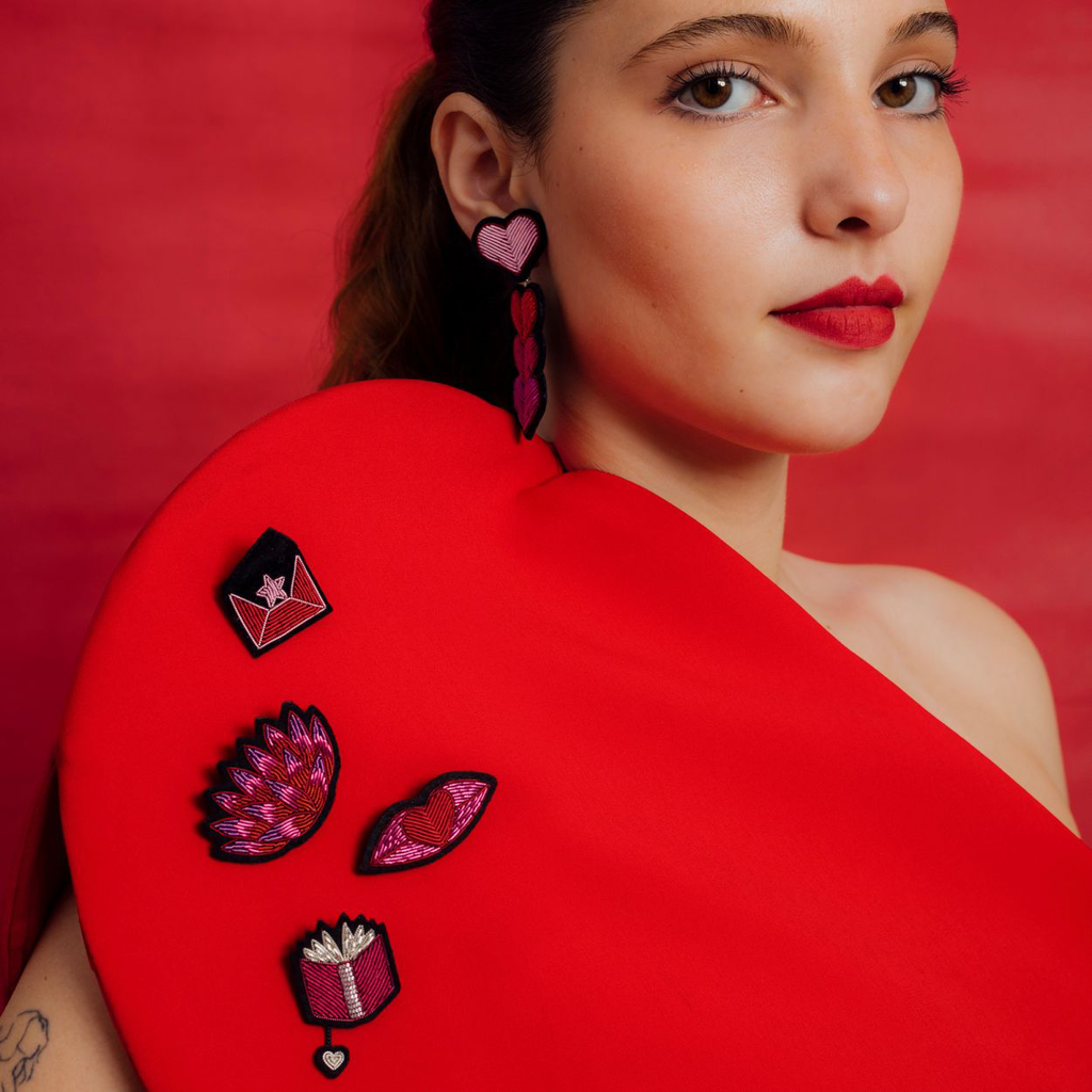 BROCHE LIVRE ROSE