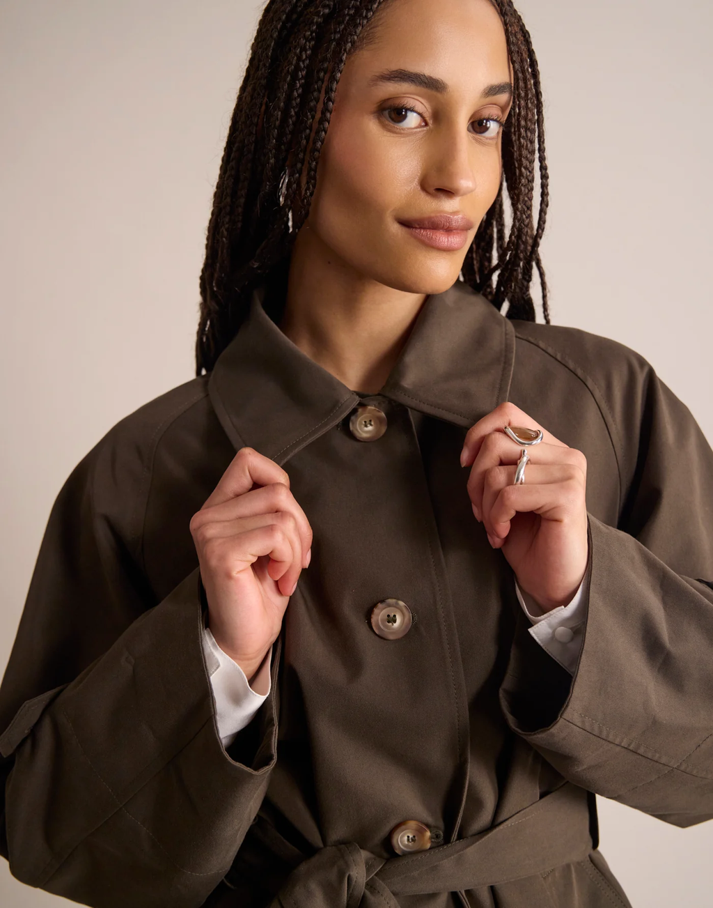Trenchcoat Tess – Khaki