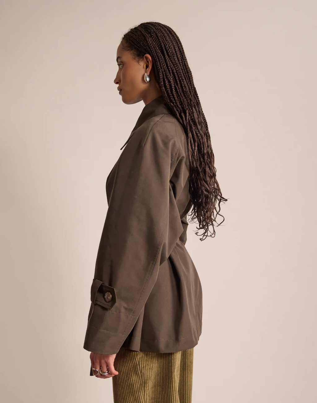 Trenchcoat Tess – Khaki